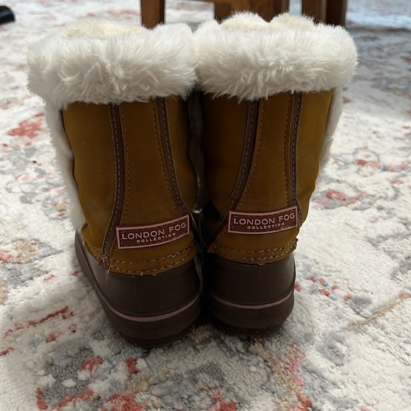London Fog Boots size 8 - Picture 3 of 6
